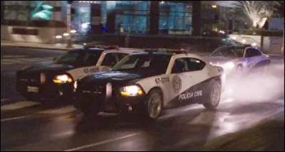 Qui remporte la course entre Roman, Han, Dominic et Brian dans "Fast Five" ?