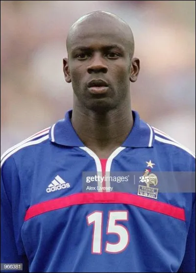 Contre quelle équipe Lilian Thuram marquera c'est 2 seuls buts en équipe de France ?