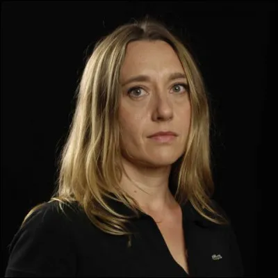 Cette écrivaine, révélée par son roman "Baise-moi", auteur de la trilogie "Vernon Subutex" publiée entre 2015 et 2017, c'est ... Despentes.