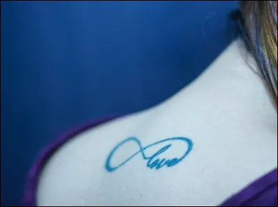 En tout, combien de tatouages a Tris ?