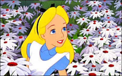 Comment s'appelle cette jolie blonde ?