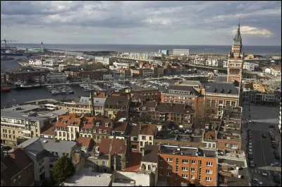 Ville portuaire sur la mer du nord, troisième port français :