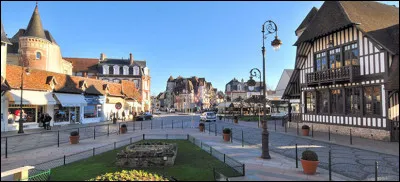 Station balnéaire de la côte normande, située dans le département du Calvados, l'embouchure de la Touques :