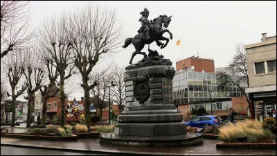 Ville du département du Nord bordée par l'Escaut, ancienne capitale sidérurgique, berceau du groupe Usinor :