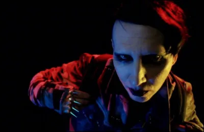 En 2010, quel l'a quitté à cause des mauvaises ventes de son dernier album de 2009, "The High End of Low" ?