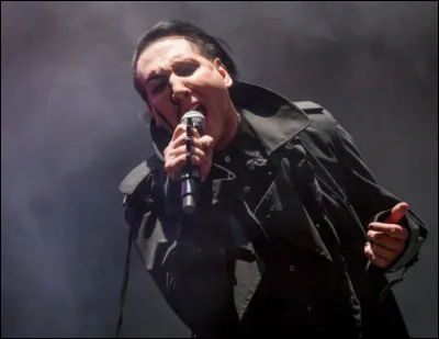 En 2015, on assiste à la renaissance de Manson. Il sort l'album "The Pale Emperor". Certaines des chansons de l'album ont également été la bande-son de films et séries. 
Dans quelle série Manson a-t-il joué en 2015 ?