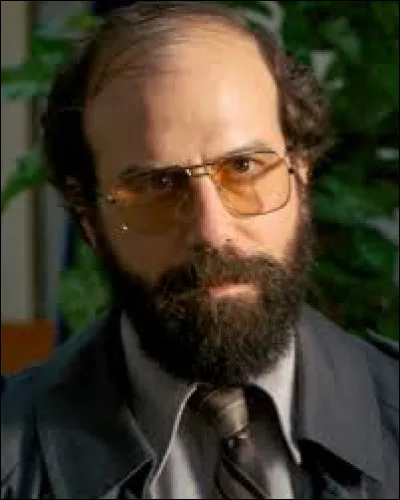 Qui parle très bien le russe parmi ces personnages ?