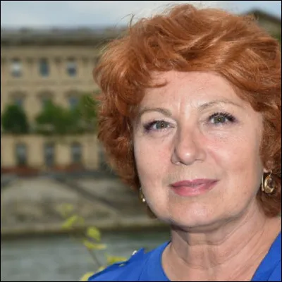 Cette actrice, devenue célèbre avec la série policière "Julie Lescaut" où elle interprète le rôle-titre de 1992 à 2014, se prénomme ...