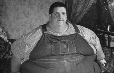 L'homme le plus gros au monde ayant jamais été recensé, était un américain Jon Brower Minnoch. Quel était son poids à votre avis ?