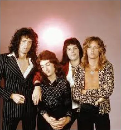 Qui a &eacute;crit et compos&eacute; "Sheer Heart Attack" ?