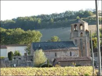 Vous avez sur cette image l'église de la Nativité de Saint-Marcel-Campes. Commune occitane, elle se situe dans le département ...
