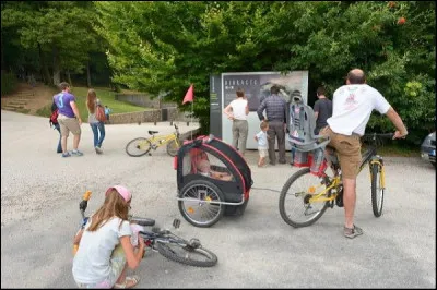 Quelles phrases ont déjà été prononcées à l'accueil du musée par un visiteur?