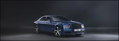 Revenons encore à Bentley, avec sa limousine à l'ancienne. Pour rouler dans ses 5,50 mètres, il vous faudra débourser 310 000 euros :