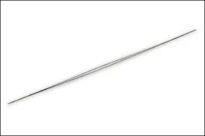 Elle se pique le doigt !