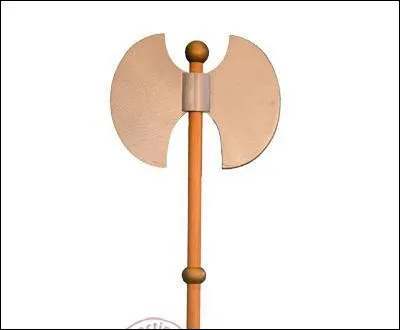 Comment s'appelle cette arme utilisée par les Francs, symbole de leur peuple ?