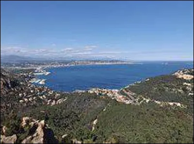 Quelle baie a été classée "plus belle baie du monde" en 2019 ?