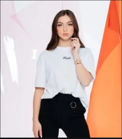 Elle a sorti sa collection d'habits. Avec quelle marque ?