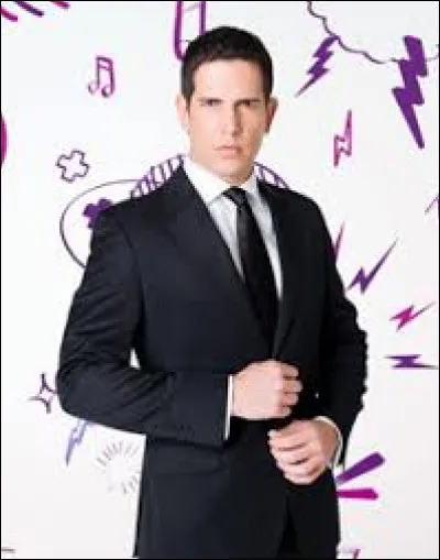 Dans la saison 1, avec qui Germán est-il en couple ?