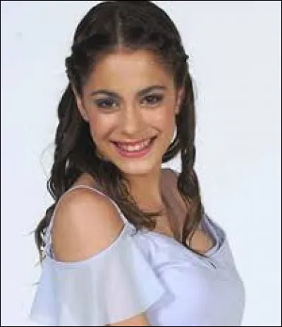 Quel âge a Violetta lors de la saison 1 ?