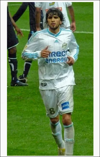 Lucho González, la fameuse louche de Lucho. Il joue toujours (à 39 ans) mais où ?