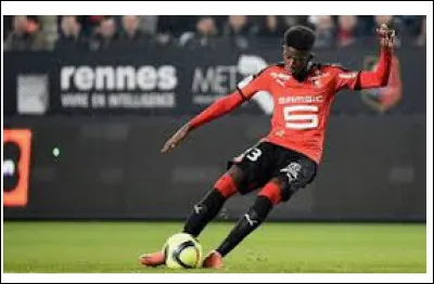 La question cadeau. Ousmane Dembélé quitte Rennes en 2016 pour 15 millions d'euros avec l'étiquette de grand espoir. Où joue-t-il maintenant ?