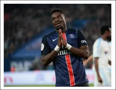 Où joue maintenant Serge Aurier, après son départ en 2017 pour la coquette somme de 25 millions ?