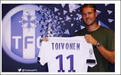 Ola Toivonen a quitté la Ligue 1 cet été après des passages à Rennes et Toulouse. Où est parti le géant suédois (gratos, 33 ans) ?