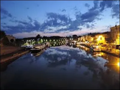 Comment appelle-t-on les habitants de Castelnaudary ?