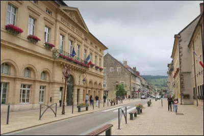 Comment appelle-t-on les habitants de Pontarlier ?