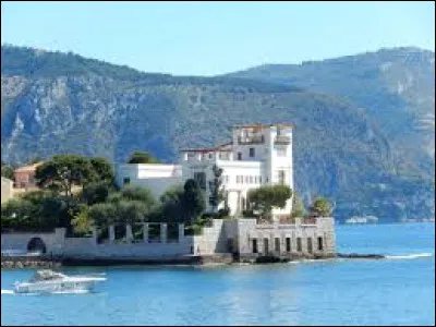 O&ugrave; peut-on admirer la c&eacute;l&egrave;bre villa Kerylos de l'arch&eacute;ologue Th&eacute;odore Reinach, villa de 1902 ?