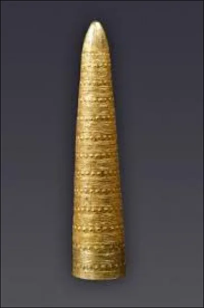 Je suis en or, de forme cylindrique, mon interprétation pose problème...