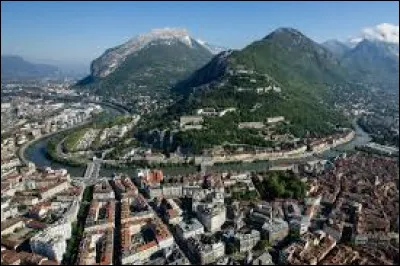 Dans quelle région se situe la ville de Grenoble ?