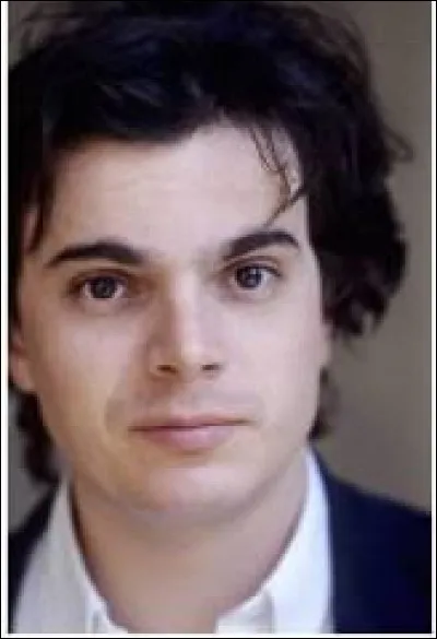 Il est un écrivain, cinéaste et pamphlétaire français. Il écrit à 20 ans "Bille en tête", il s'appelle ...