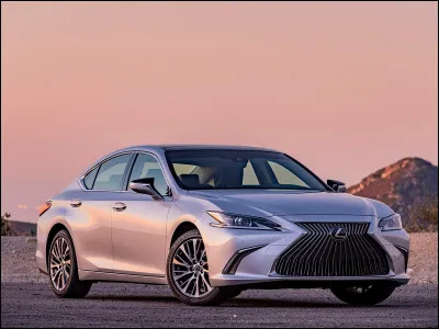 Quelle est la marque de cette voiture ?