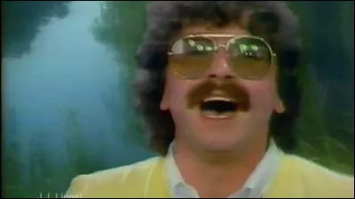 ''La danse des Canards'', tout le monde connait, mais qui est ce chanteur qui l'a interprétée en 1980 et en a fait un tube ?