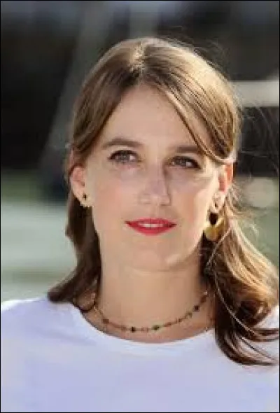 Qui est Camille Valentini, par rapport à Mathias Barneville ?