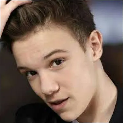 Comment s'appelle sa mère ?