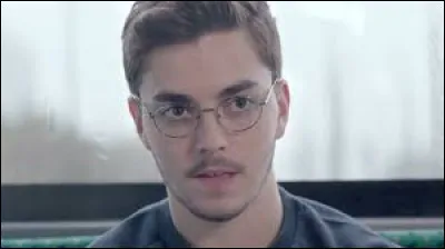 D'où provient cette phrase "Louis prend son bus comme tous les matins ..."?