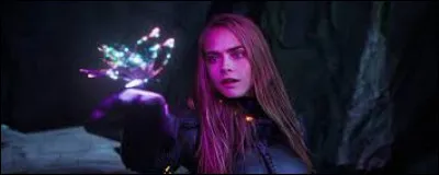 Laureline en voulant l'aider, car il s'était perdu, se fait attraper par d'autres extraterrestres. Mais comment a-t-elle été attrapée ?