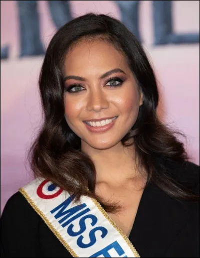 Comment se nomme-t-elle ?