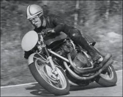 En quelle année a eu lieu le premier GP moto ?