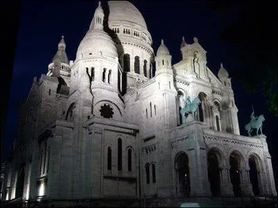 Combien d'annes a dur la construction de la basilique du Sacr-Coeur ?