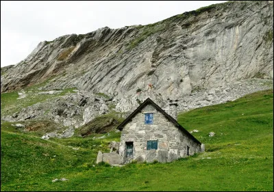 Qui chantait ''Viens sur la montagne'' ?