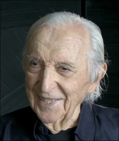 Qui est ce peintre français adepte de l'art abstrait et informel, connu pour son usage et les reflets de la couleur noire qu'il appelle "noir-lumière", il a réalisé plus de 1 700 toiles ?