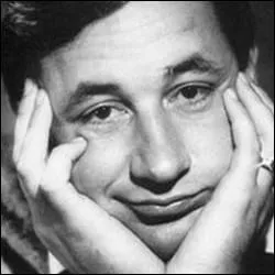 Plus qu'une vedette, Philippe Noiret est une vraie nature. Dans quel film n'est-il jamais apparu ?