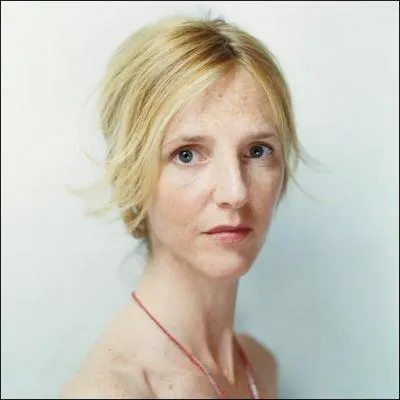 Sandrine Kiberlain a rcemment fait ses dbuts remarqus dans la chanson aprs avoir confirm son immense talent au cinma dans des genres varis. Dans quel film n'a-t-elle pas jou ?