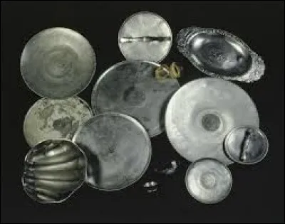 Je suis un trésor de vaisselle en argent, j'ai peut-être appartenu à un certain Sylvestre...