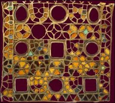 En orfèvrerie, comment se manifeste le goût "barbare" ?