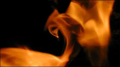 ''Fahrenheit 451'' est un roman de science-fiction de Ray Bradbury qui se passe sur Terre. À quoi fait référence le chiffre 451 ?