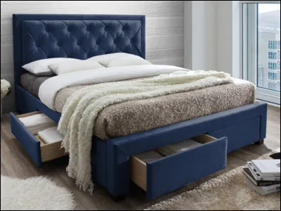 De quel pays européen la ville de Klaipeda est-elle la troisième plus peuplée et le principal port ?